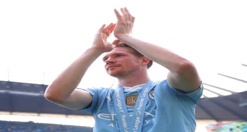 رسائل دي بروين تشعل صراع كبار السعودية.. مَن يفوز بالسباق؟